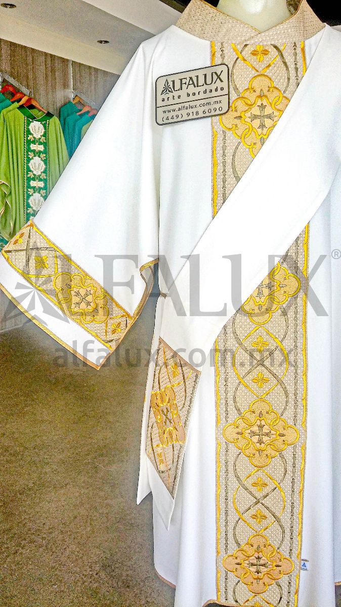 02 ROYAL Blanco Dalmatica Brocado BRONCE Mangas